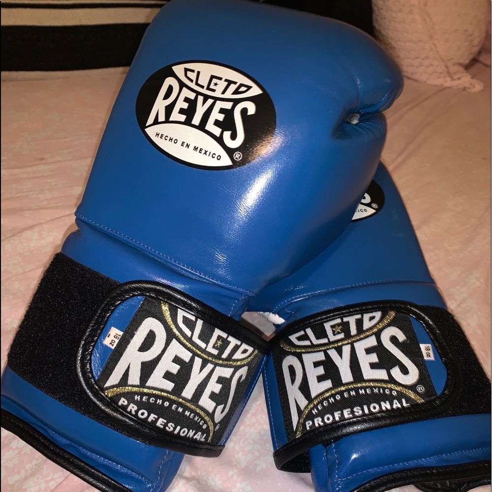 Cleto Reyes Hook and Loop Training Boxing gloves